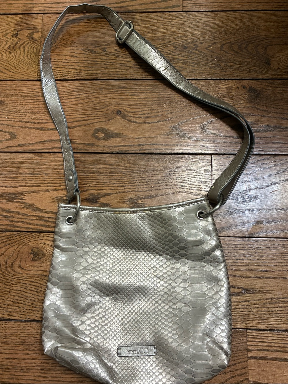 NINE & COMPANY Pewter Handbag Adjustable Cross Body Bag Purse Geometric Design